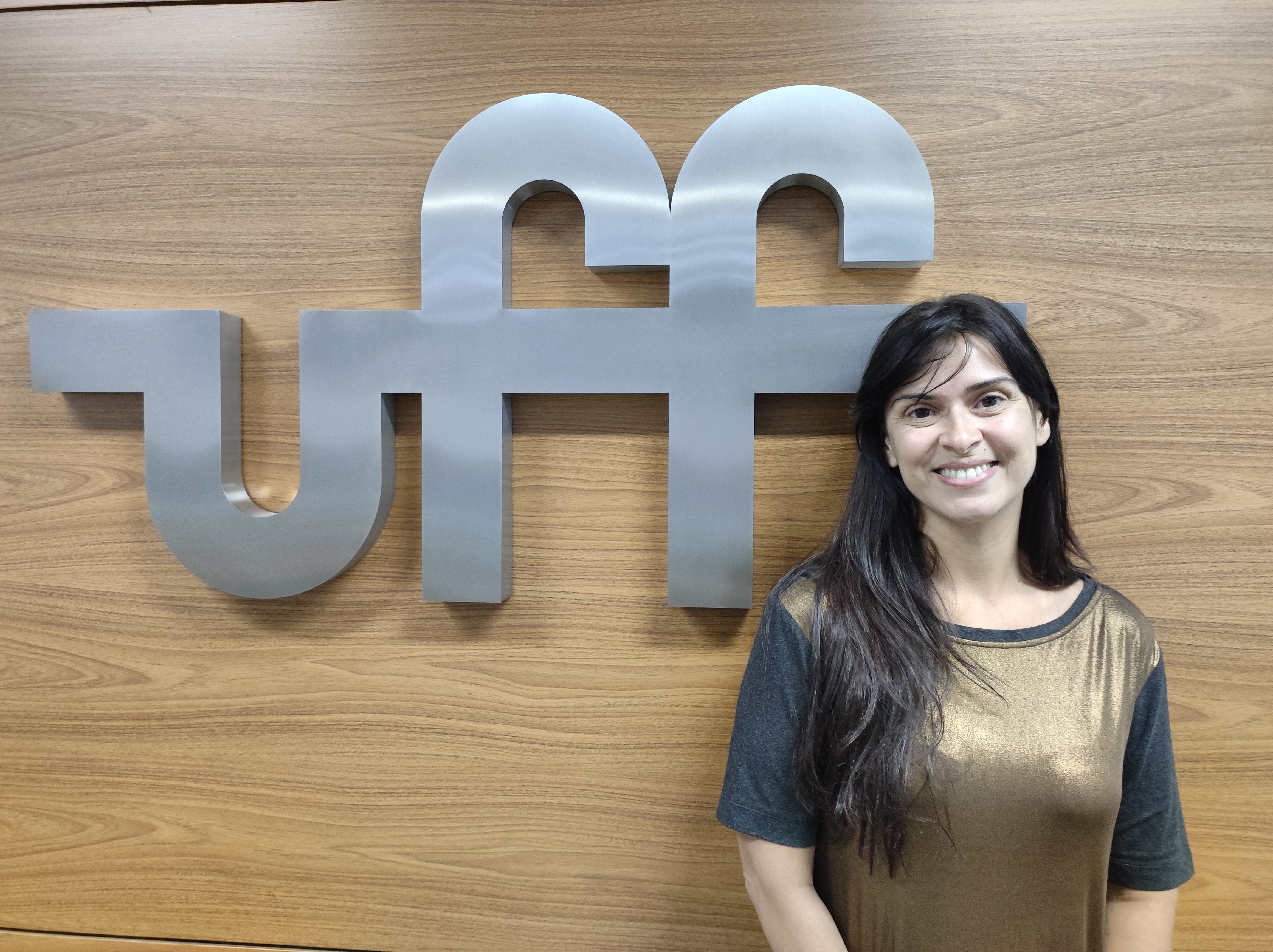 UFF - Universidade Federal Fluminense - Curte o movimento feminino de  empoderamento com tons de Psicologia? A psicóloga Patrícia Siqueira,  egressa e mestre em psicologia pela UFF, assina obra conjunta Mulheres na