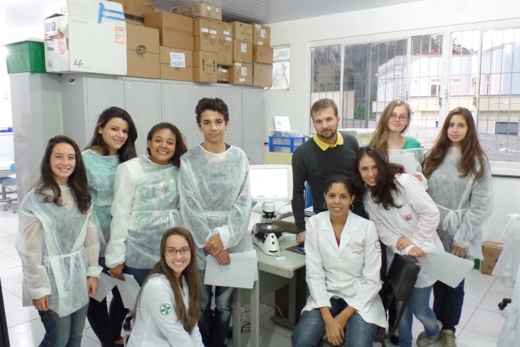 Curso Histopatologia 2015: Professora Caroline Fernandes, professor Leonardo Mendonça e alunos
