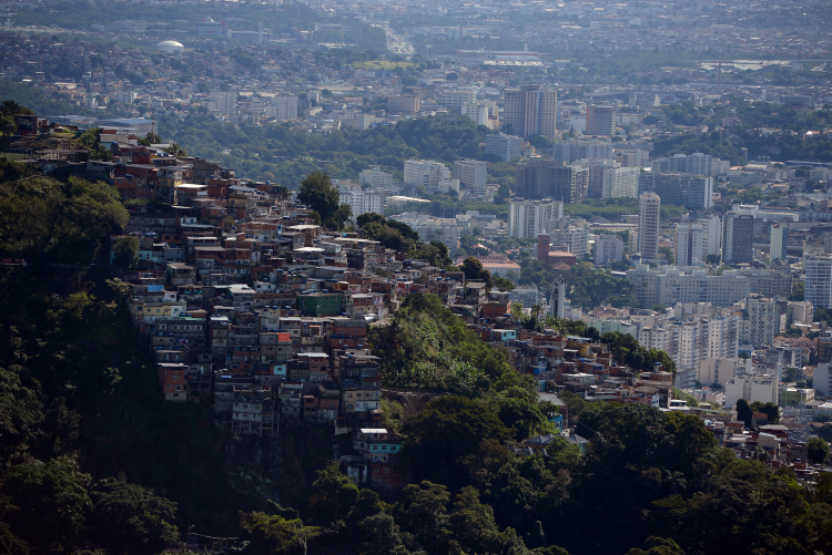 Vista de comunidade no Rio de Janeiro