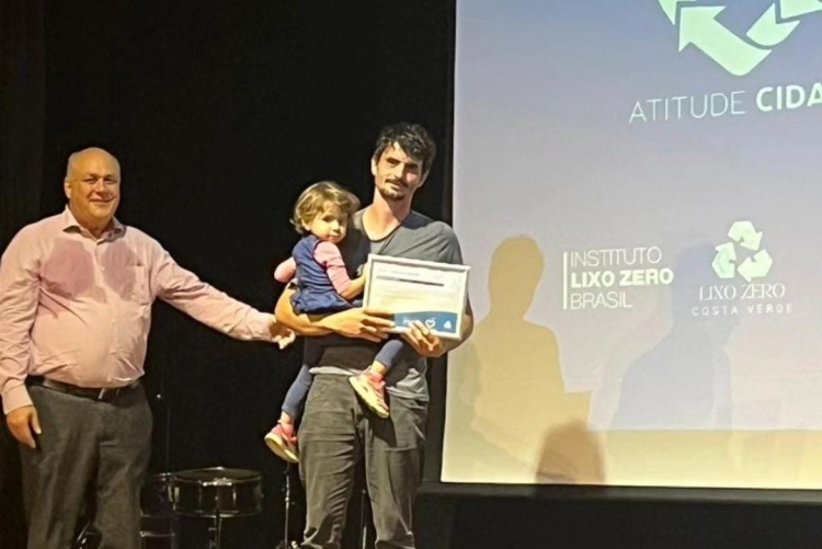O Engenheiro Agrônomo Atiê Canesin, integrante do Projeto CESCOLA na premiação