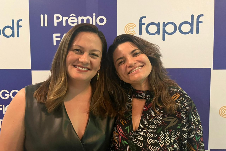 As pesquisadoras Haydée Caruso e Juliana Silva no II Prêmio FAPDF de Ciência, Tecnologia e Inovação