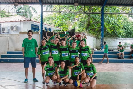 Equipe de basquete feminino da Atlética de Química da UFF Foto: Divulgação