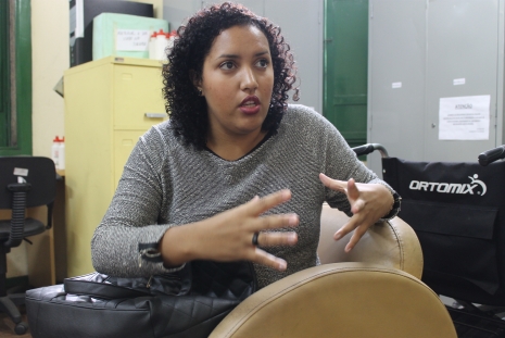 A aluna de Serviço Social, Francielle Gonçalves, falou da responsabilidade da tarefa Foto: Gabriella Balestrero