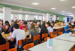 Estudantes da UFF frequentam diariamente refeitório do Restaurante Universitário 