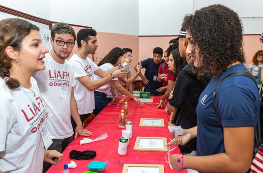 Parceria entre UFF e Prefeitura de Niterói leva conhecimento acadêmico para as escolas públicas