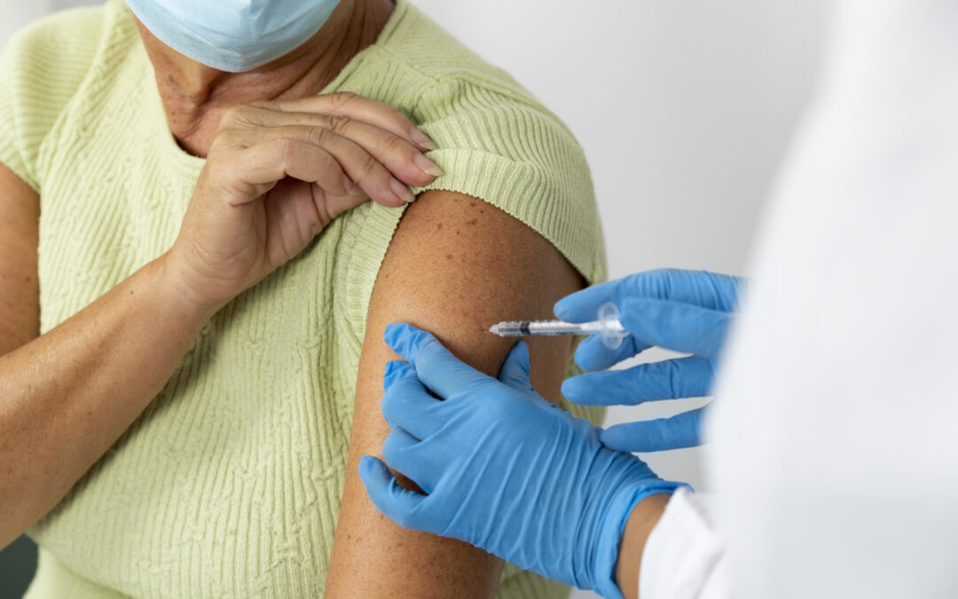 Projetos da UFF promovem conscientização sobre vacinação no Rio e em Niterói