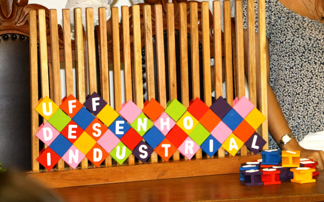 Alunos da UFF produzem tecnologias para pessoas com deficiência