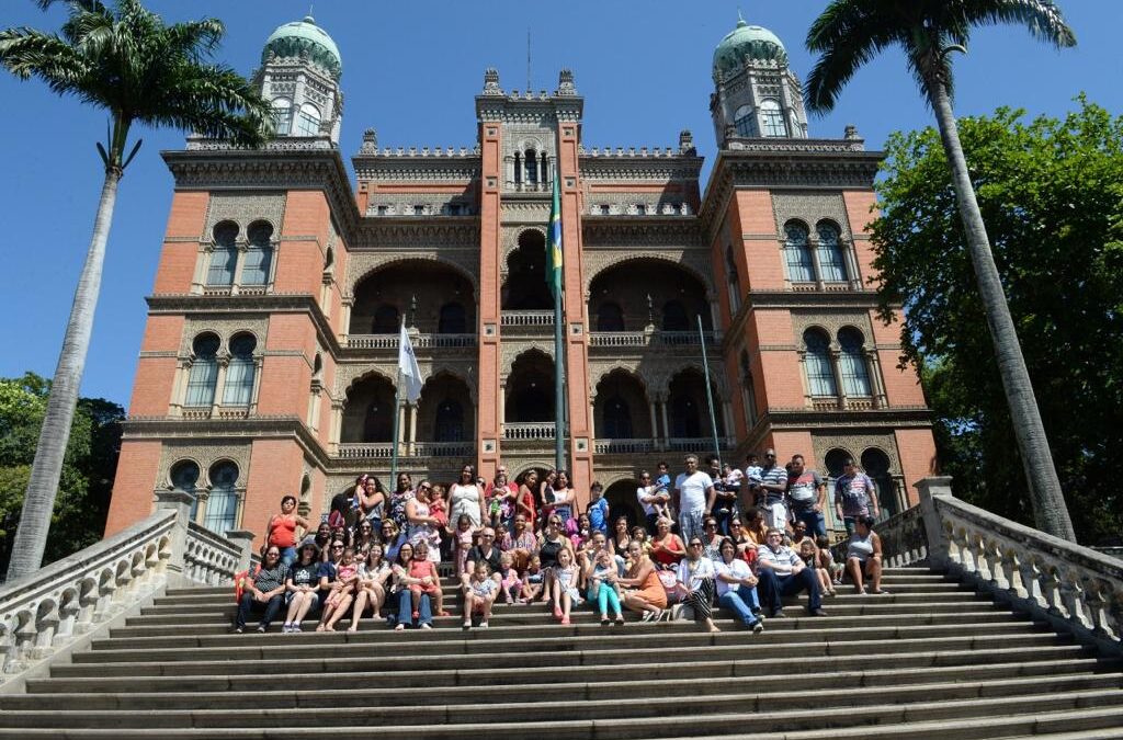 Filhos com microcefalia: mães são protagonistas na luta contra o Zika Vírus em pesquisa coordenada por professora da UFF