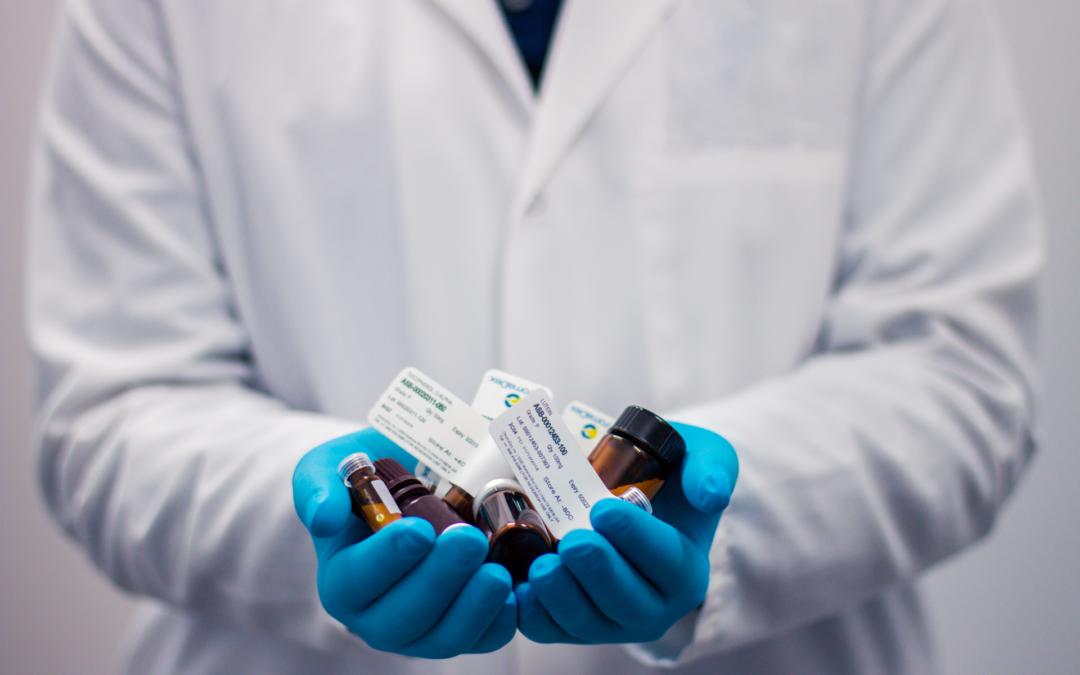 Projeto da UFF alerta a população sobre os riscos do descarte inadequado de medicamentos