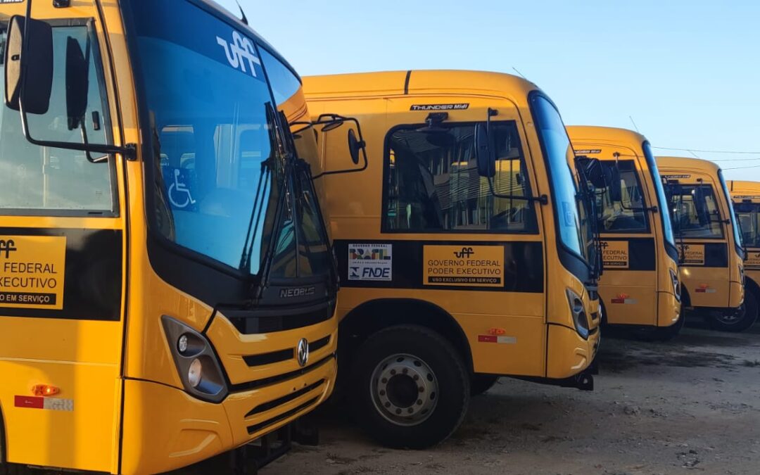 UFF comemora a chegada de sete novos BUSUFF