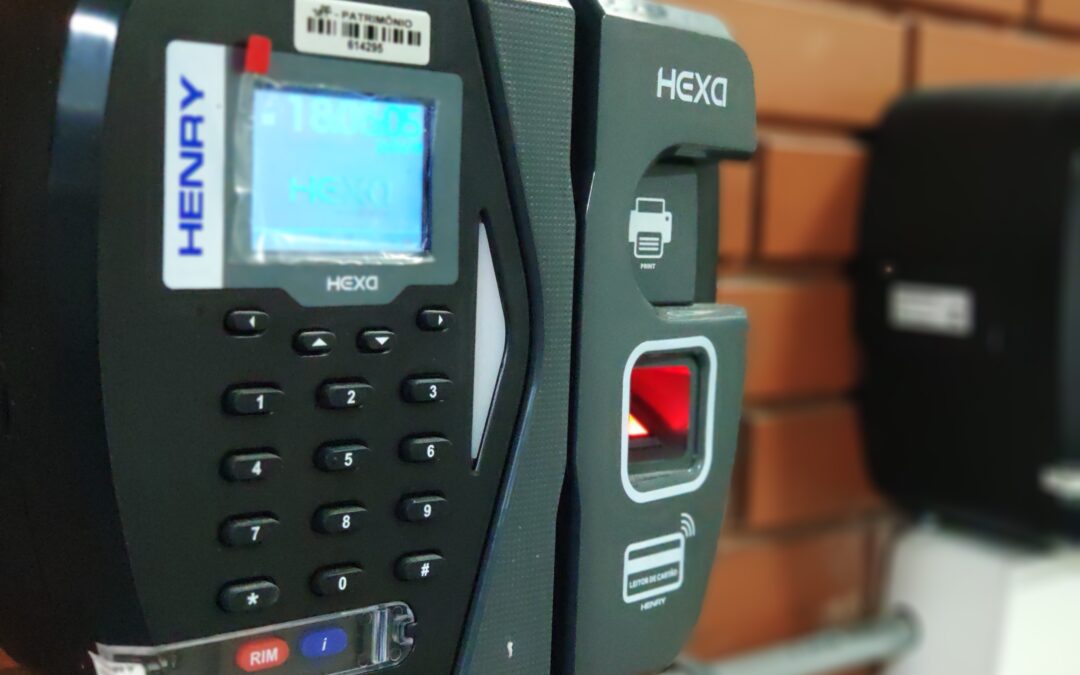 Servidores técnico-administrativos devem realizar cadastramento de dados biométricos para controle eletrônico de frequência