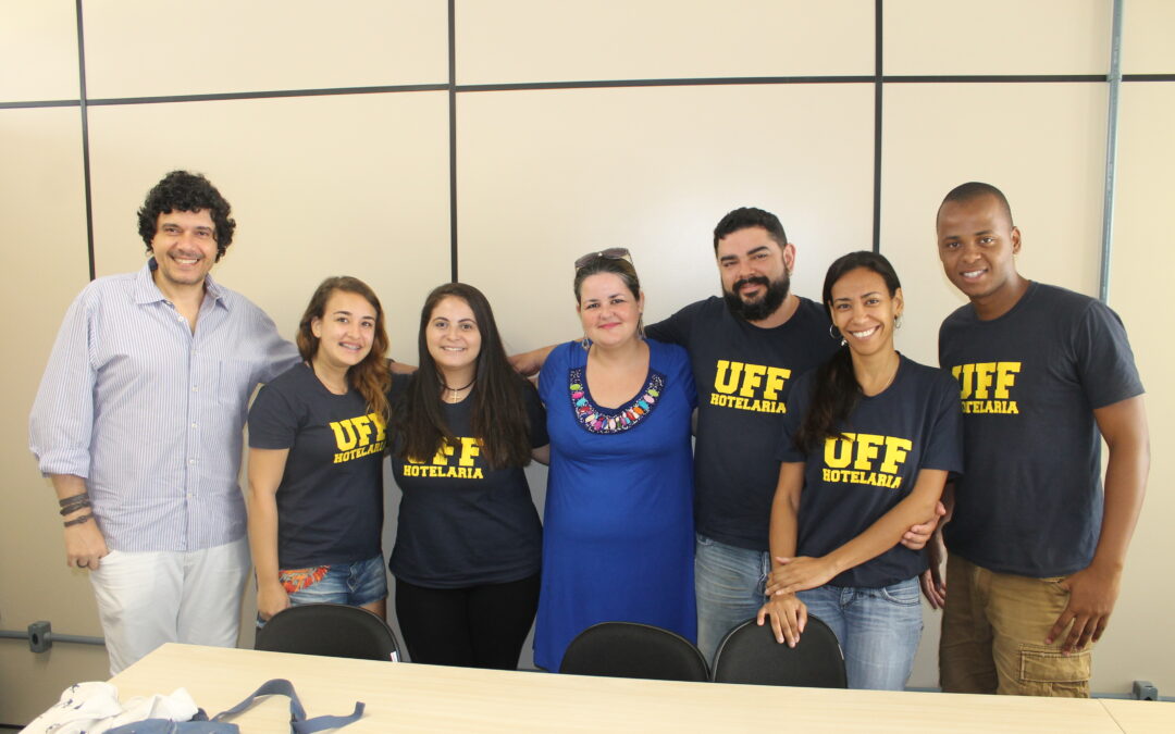 Curso de Hotelaria da UFF faz parceria com hotel flutuante