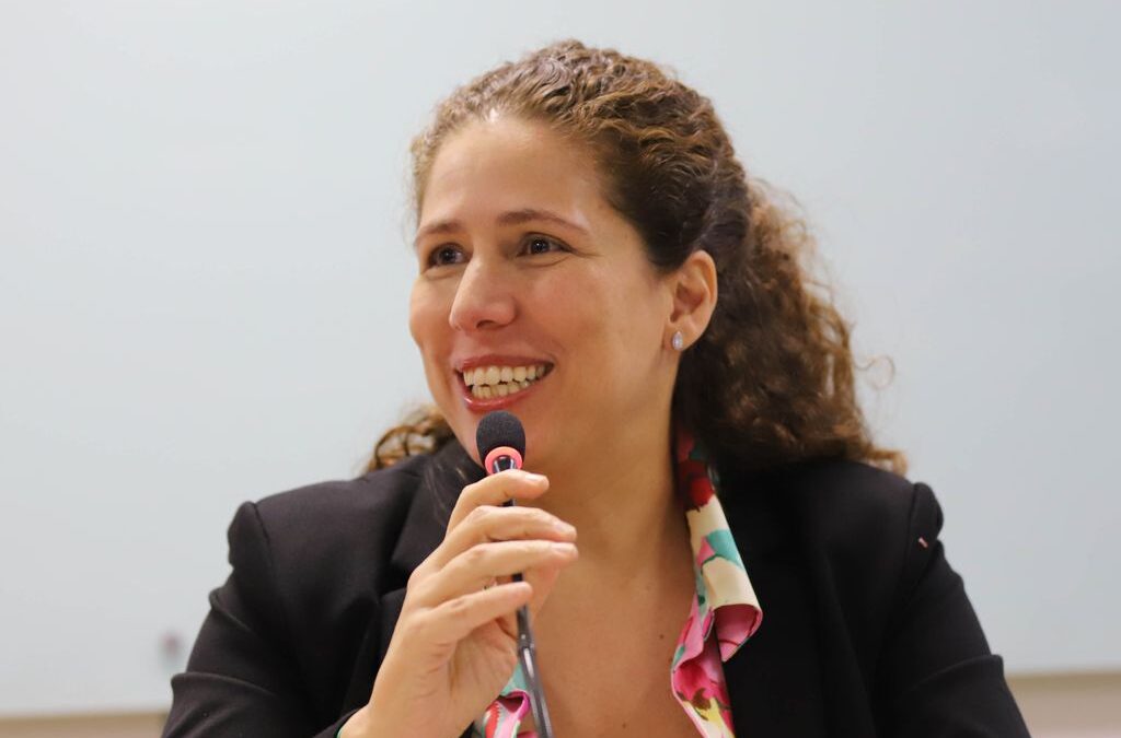 UFF recebe Ministra da Gestão e da Inovação em Serviços Públicos Esther Dweck para Aula Magna sobre Transformação do Estado