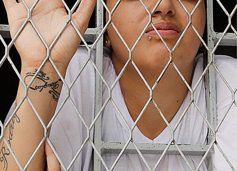 Pesquisa da UFF mostra quem são e como vivem os jovens vítimas e também agentes da violência no Brasil