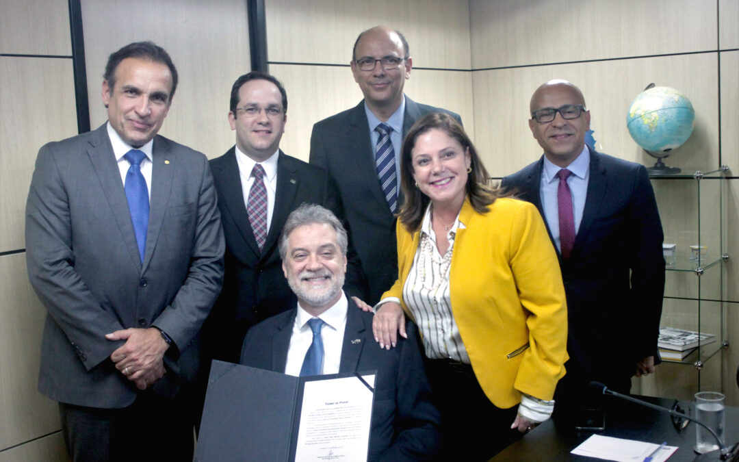 Antonio Claudio é empossado no Ministério da Educação