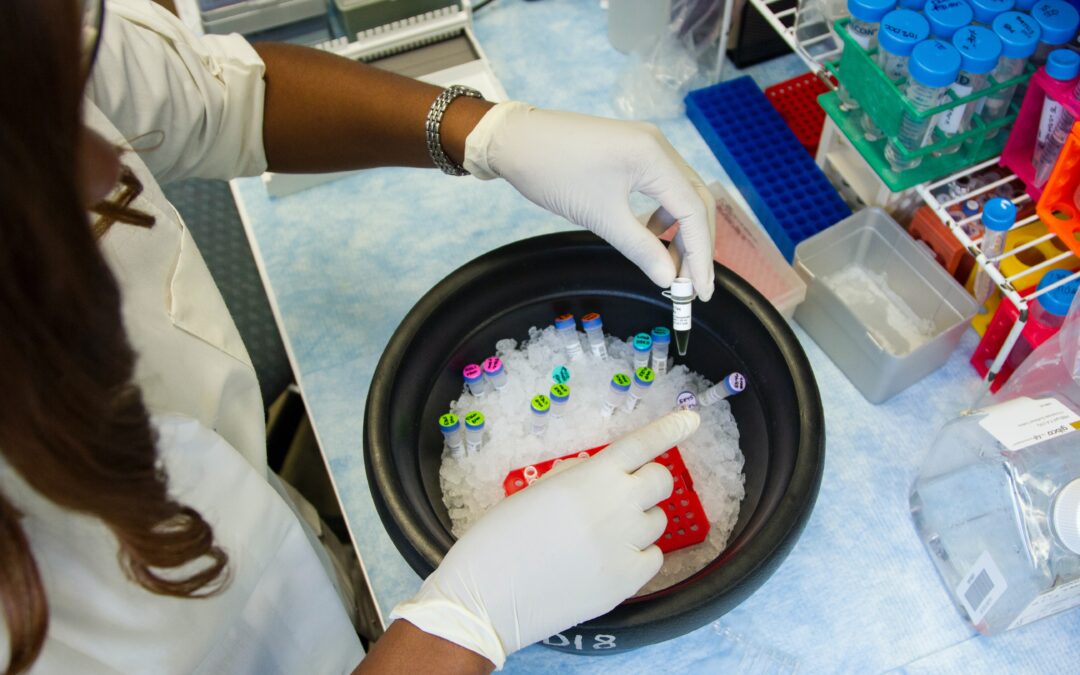 Juntos somos melhores: coordenadores de laboratório do HUAP formam uma rede de colaboradores para viabilizar a confecção de testes de COVID-19