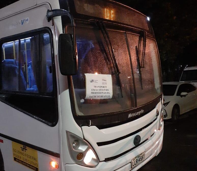 UFF transporta profissionais de saúde do Huap em combate ao coronavírus