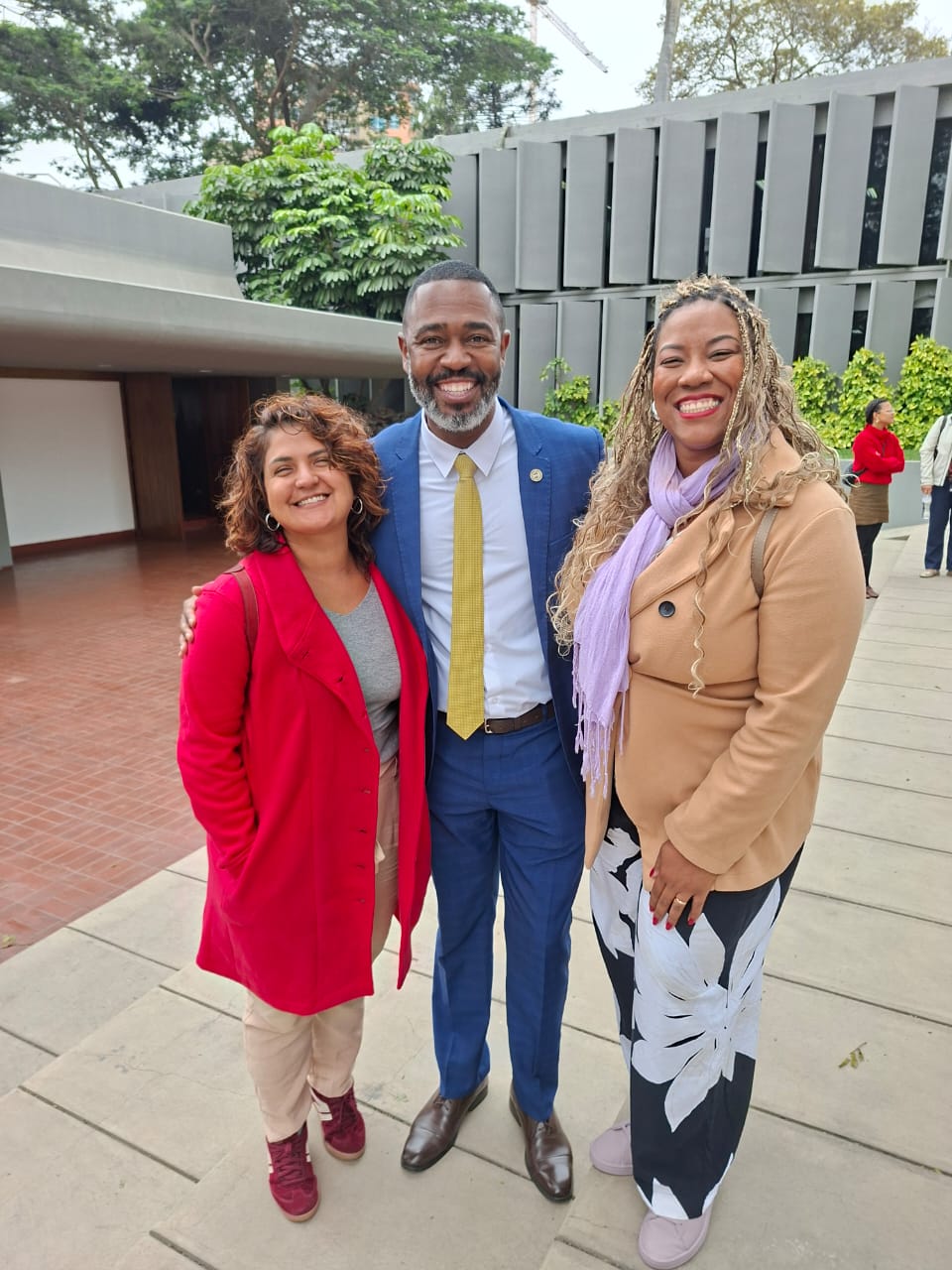 Foto com Thiago Santana, Secretário de políticas públicas e ações afirmativas do Ministério de Igualdade Racial.36 Foto com Thiago Santana, Secretário de políticas públicas e ações afirmativas do Ministério de Igualdade Racial.