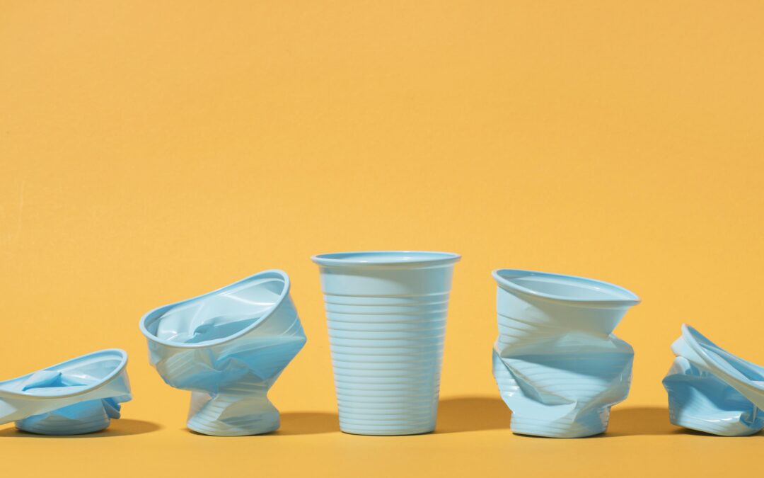 Ciência e reciclagem: UFF transforma copos plásticos descartáveis em sensores eletroquímicos de alta performance