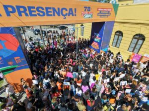 Entrada do Campus Gragoatá durante o Ato Contra o Feminicídio. Renato Vasconcellos SCS/UFF