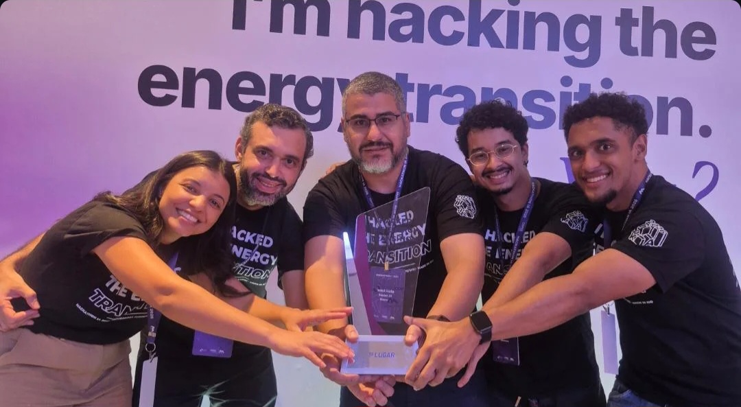 Grupo vencedor do Hackathon COPPE IA 2026 | Fonte: Divulgação Grupo vencedor do Hackathon COPPE IA 2026 | Fonte: Divulgação